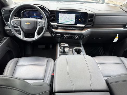 Used 2025 Chevrolet Silverado 1500 LT w/ Z71 Off-Road Package AWD/4WD image 16