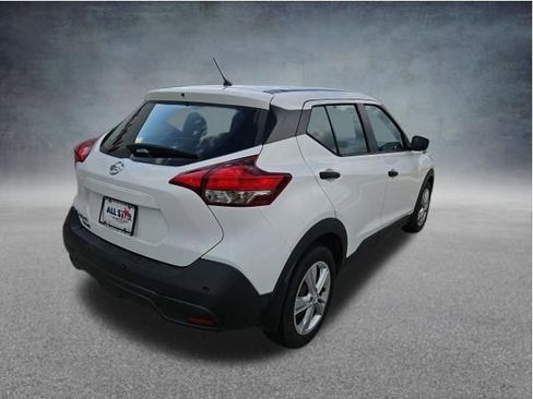 Used 2020 Nissan Kicks S FWD image 8