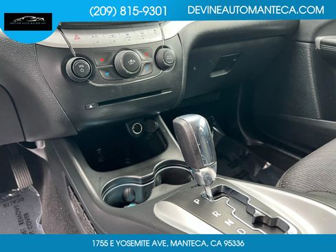 Used 2019 Dodge Journey SE image 21