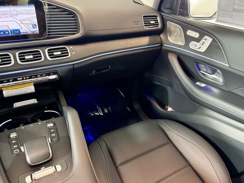 New 2026 Mercedes-Benz GLS 450 4MATIC image 21