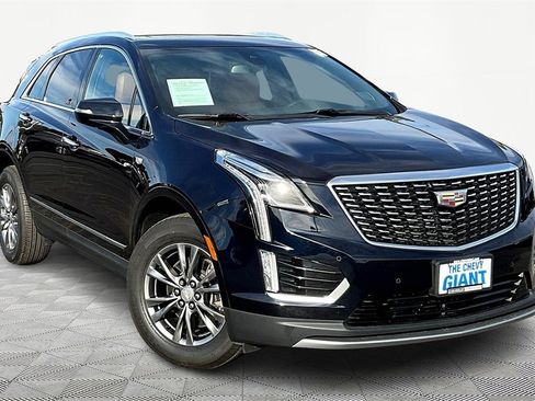 Used 2021 Cadillac XT5 Premium Luxury image 3
