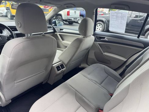 Used 2016 Volkswagen Golf S FWD image 17