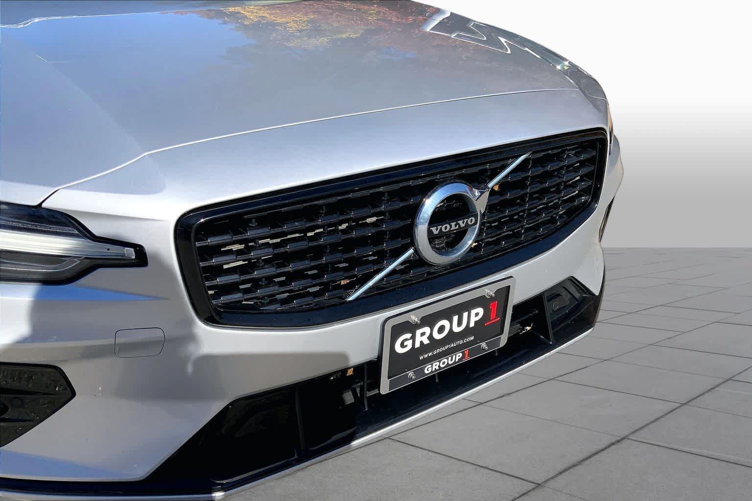 Used 2022 Volvo S60 B5 Momentum w/ Premium Package AWD/4WD image 30