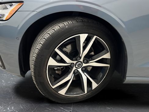 Used 2024 Volvo S60 B5 Plus AWD/4WD image 35