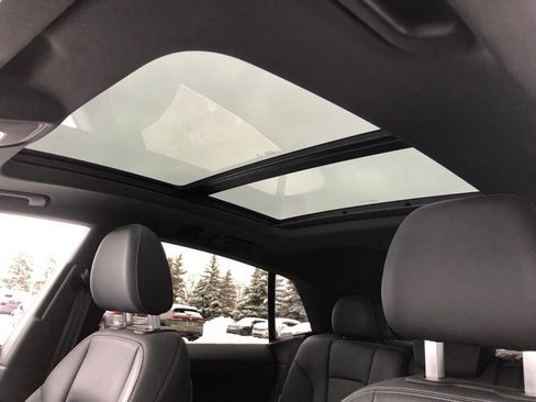 Used 2019 Audi Q8 Premium w/ Convenience Package image 16