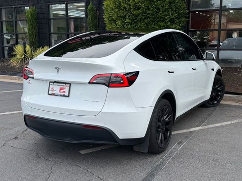 Used 2021 Tesla Model Y Long Range AWD/4WD image 11