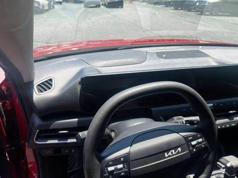 Used 2025 Kia K4 FWD image 25