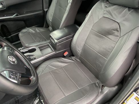 Used 2016 Toyota Camry SE FWD image 28