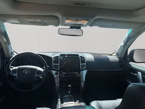 Used 2013 Toyota Land Cruiser Base image 22