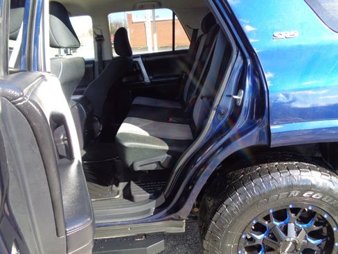 Used 2015 Toyota 4Runner SR5 image 15