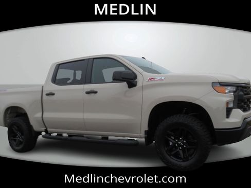 New 2026 Chevrolet Silverado 1500 Custom Trail Boss AWD/4WD image 1