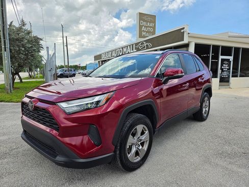 Used 2025 Toyota RAV4 XLE FWD image 1