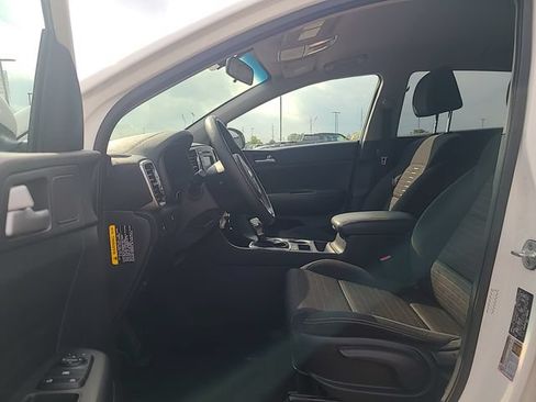 Used 2018 Kia Sportage LX AWD/4WD image 12