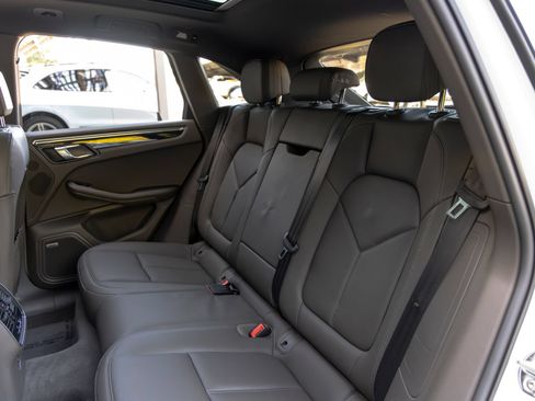 Certified 2026 Porsche Macan AWD/4WD image 47