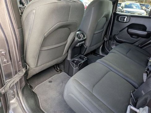 Used 2018 Jeep Wrangler Unlimited Sport S image 35