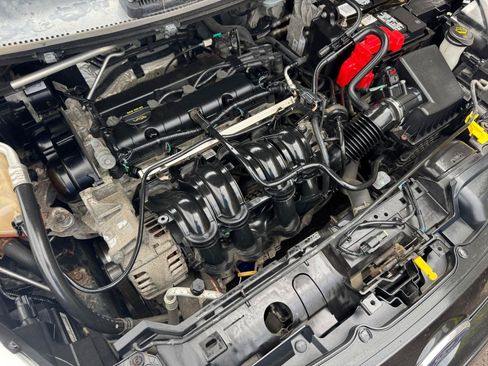 Used 2013 Ford Fiesta SE FWD image 35