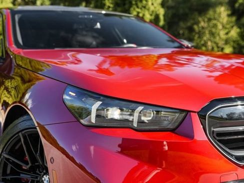 Used 2025 BMW M5 w/ Carbon Package AWD/4WD image 8