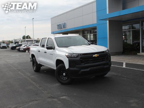 Used 2025 Chevrolet Colorado W/T w/ WT Convenience Package II image 2