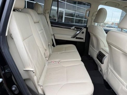 Used 2022 Lexus GX 460 Luxury w/ Accessory Package AWD/4WD image 12