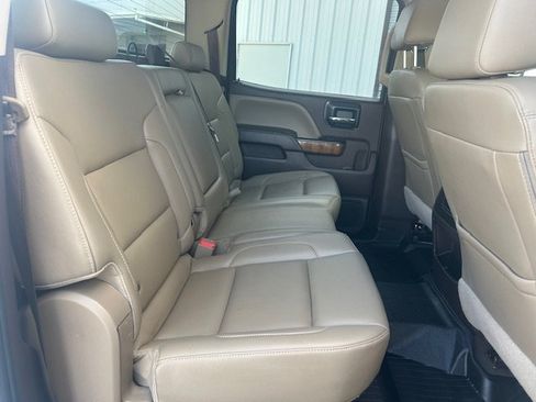 Used 2019 GMC Sierra 2500 SLT w/ Duramax Plus Package AWD/4WD image 10