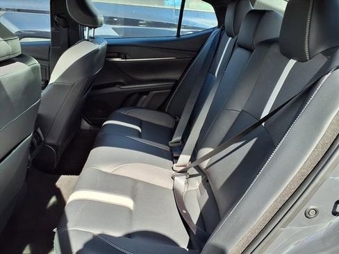 Used 2025 Toyota Camry SE image 9