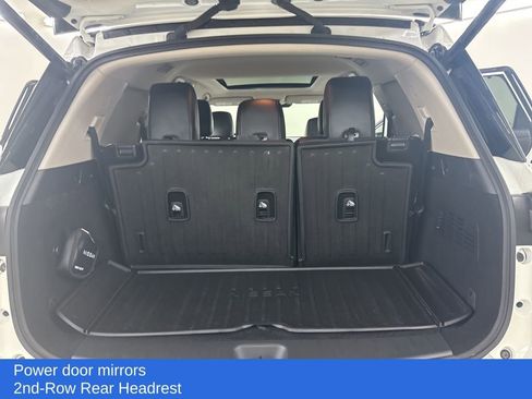 Used 2024 Nissan Pathfinder Platinum image 25