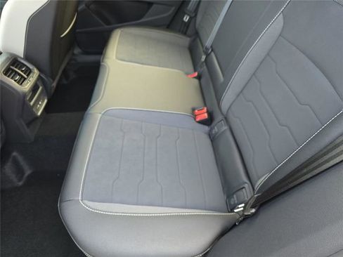 New 2026 Volkswagen Taos SE FWD image 9
