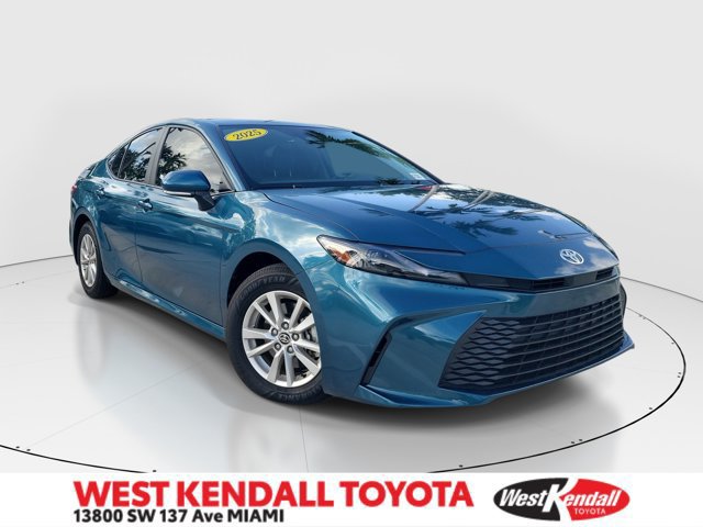 Used 2025 Toyota Camry LE FWD image 1