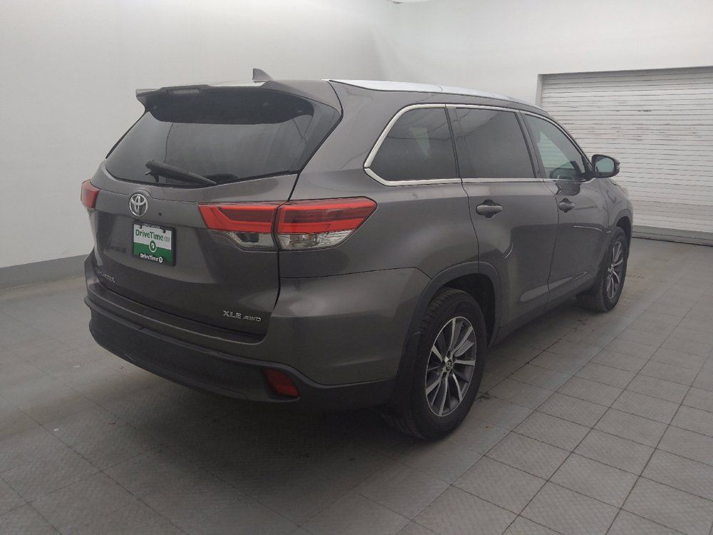 Used 2019 Toyota Highlander XLE AWD/4WD image 9