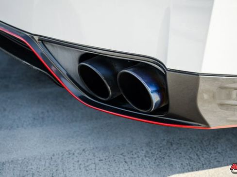 Used 2014 Nissan GT-R Premium image 39