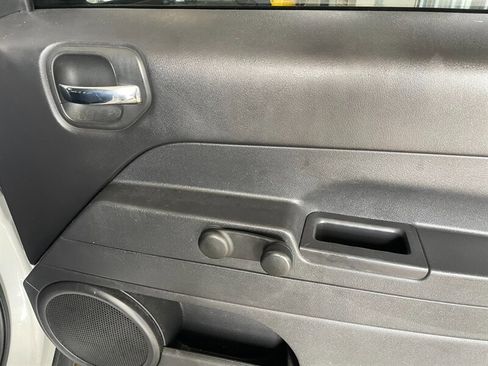 Used 2017 Jeep Patriot Sport FWD image 21