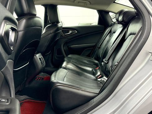 Used 2016 Chrysler 200 C w/ Premium Group image 10