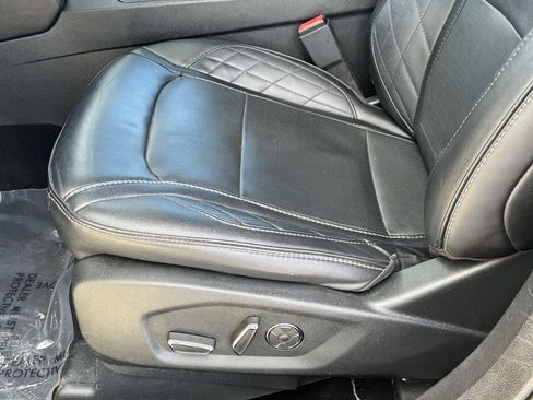 Used 2018 Ford Explorer Platinum image 27