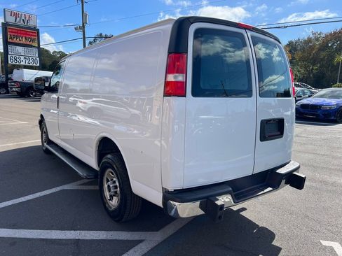 Used 2021 GMC Savana 2500 G2500 w/ Driver Convenience Package image 7