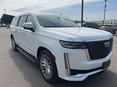 Used 2021 Cadillac Escalade ESV Premium Luxury w/ Driver Assist Tech Package AWD/4WD image 4