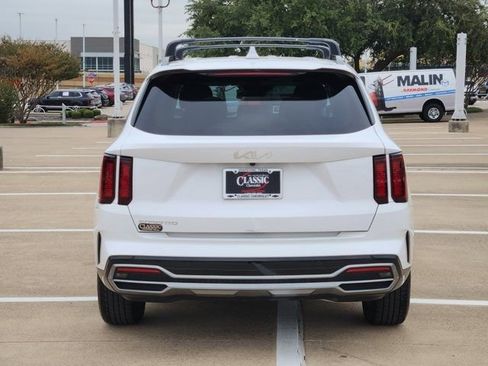 Used 2023 Kia Sorento S image 13