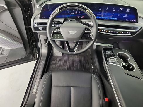 Used 2024 Cadillac Lyriq Luxury RWD image 16
