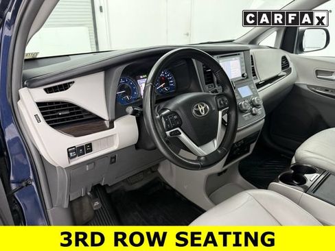 Used 2019 Toyota Sienna XLE w/ Entertainment Package FWD image 8
