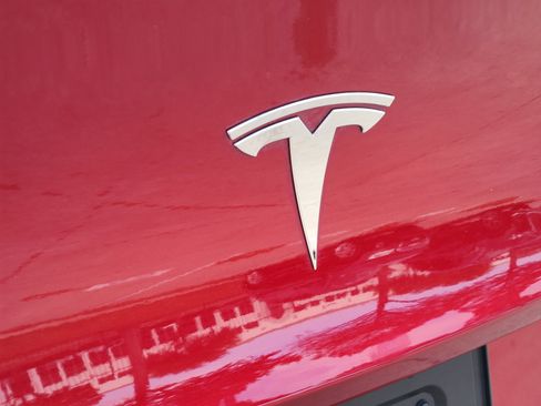 Used 2025 Tesla Model Y Long Range image 12