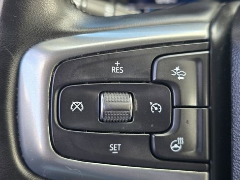 Used 2023 Chevrolet Suburban Premier AWD/4WD image 31