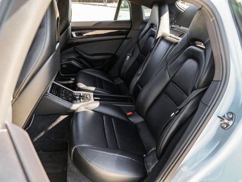 Used 2018 Porsche Panamera 4 AWD/4WD image 32