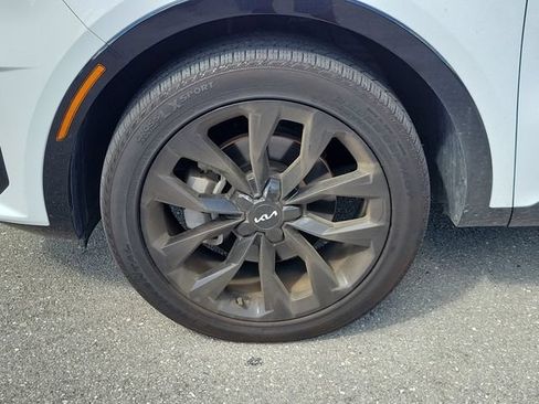 Certified 2023 Kia Sorento SX FWD image 5