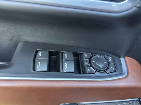 Used 2025 GMC Sierra 2500 Denali Ultimate image 25