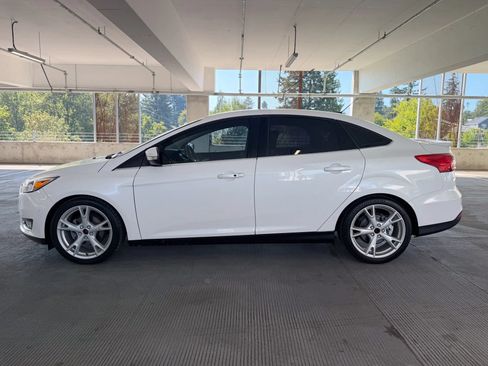Used 2015 Ford Focus Titanium FWD image 8