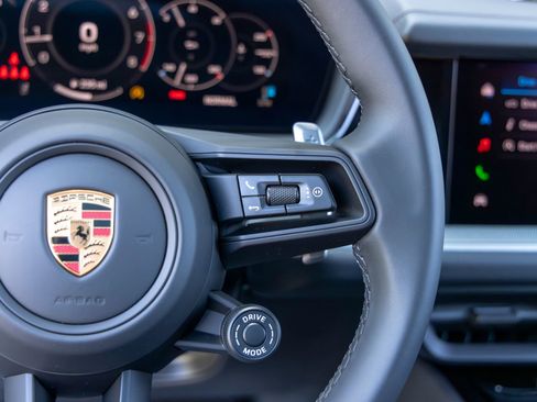New 2026 Porsche Cayenne Coupe AWD/4WD image 34