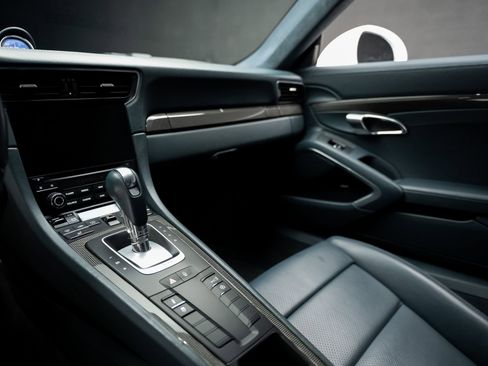 Used 2017 Porsche 911 Turbo AWD/4WD image 43