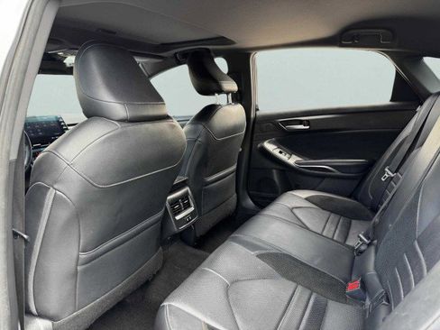 Used 2019 Toyota Avalon XSE image 36