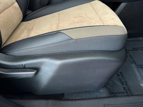 Used 2025 Chevrolet Equinox ACTIV FWD image 23