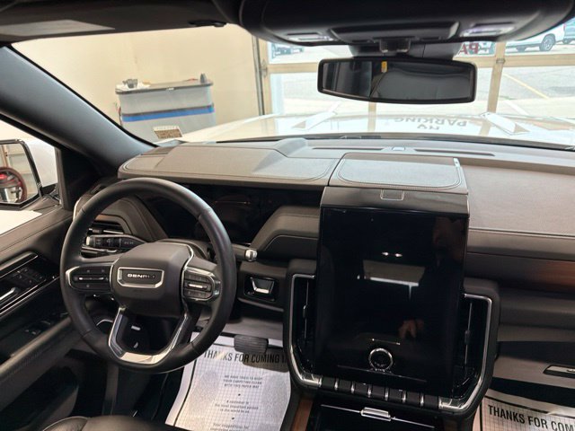 Used 2025 GMC Yukon Denali w/ Sun & Power Step Package AWD/4WD image 30