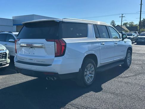 Used 2023 GMC Yukon XL Denali AWD/4WD image 4